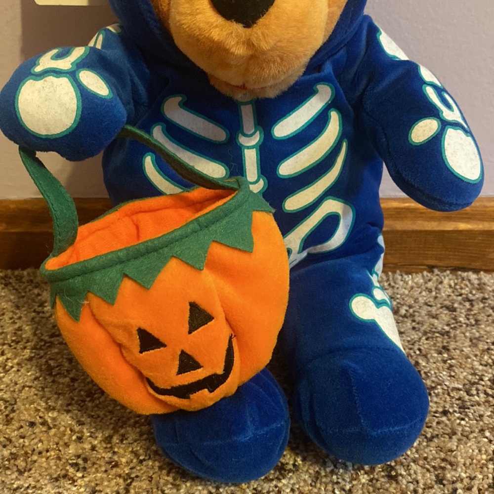 ๐ NWT Vintage Skeleton Pooh ๐ - Picture 3 of 10